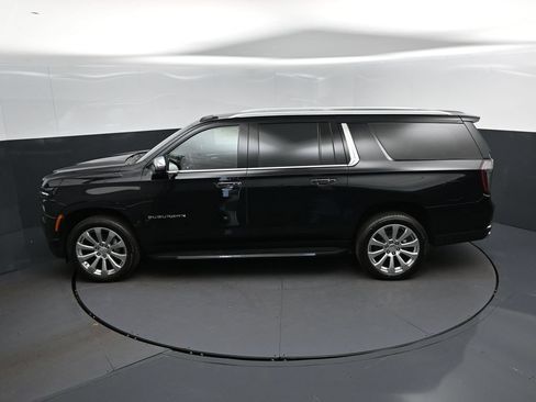 New 2026 Chevrolet Suburban Premier RWD image 32