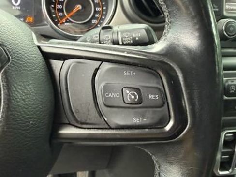Used 2018 Jeep Wrangler Unlimited Sport S AWD/4WD image 19