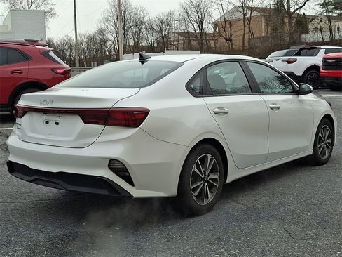 Used 2022 Kia Forte LXS image 6