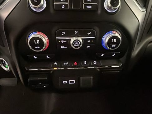 Used 2019 GMC Sierra 1500 SLE w/ SLE Value Package AWD/4WD image 22