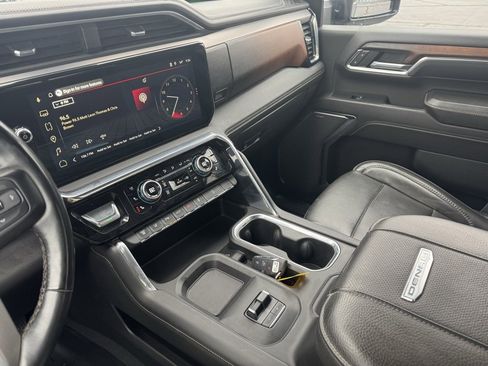 Used 2024 GMC Sierra 2500 Denali w/ Denali Reserve Package image 13