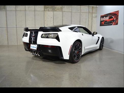 Used 2019 Chevrolet Corvette Z06 image 7