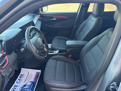 Used 2025 Chevrolet TrailBlazer RS w/ Convenience Package image 16