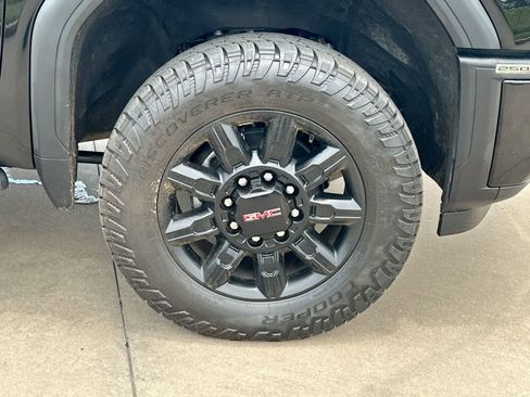 Used 2024 GMC Sierra 2500 AT4 w/ AT4 Preferred Package AWD/4WD image 10