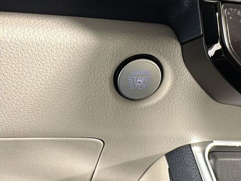 New 2026 Kia Carnival EX FWD image 25