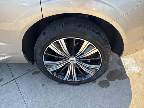 Used 2023 Volvo XC60 B5 Plus w/ Climate Package AWD/4WD image 14