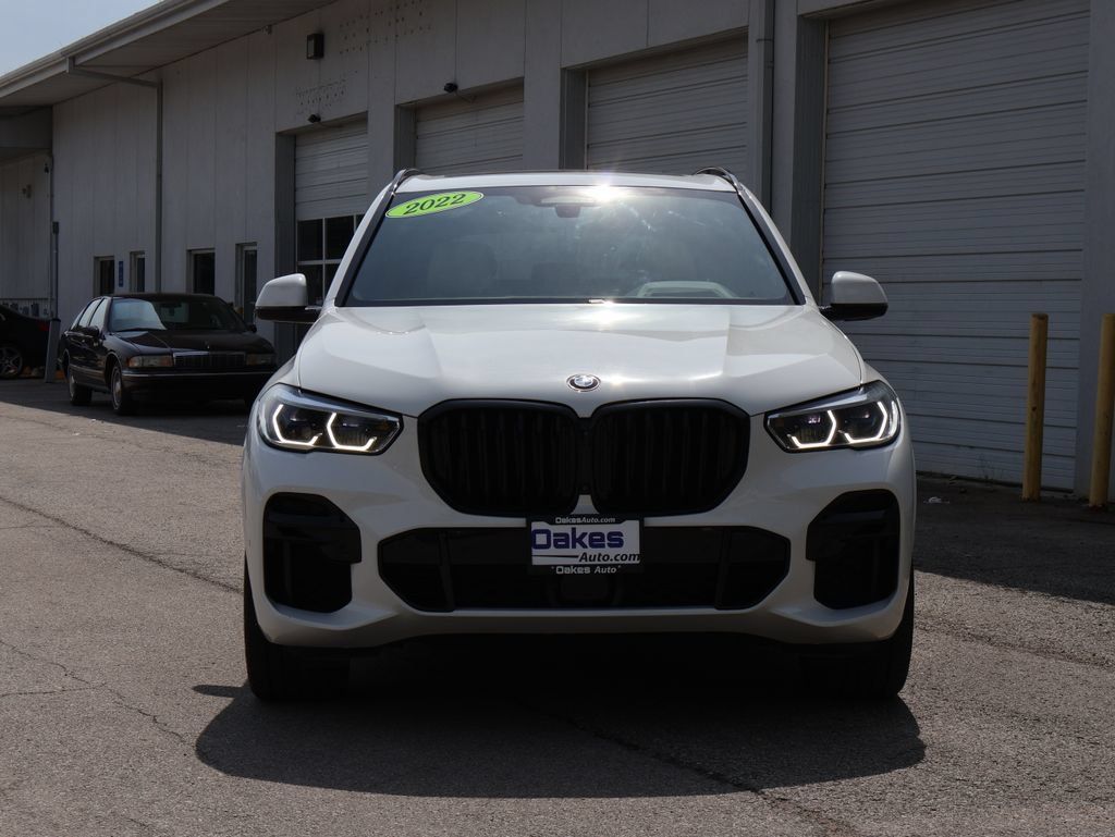 Used 2022 BMW X5 M50i w/ Executive Package AWD/4WD image 2