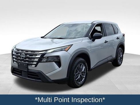 Used 2024 Nissan Rogue S AWD/4WD image 4