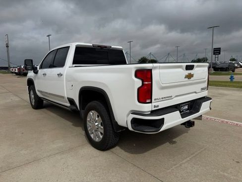 Used 2024 Chevrolet Silverado 2500 High Country w/ Technology Package AWD/4WD image 7