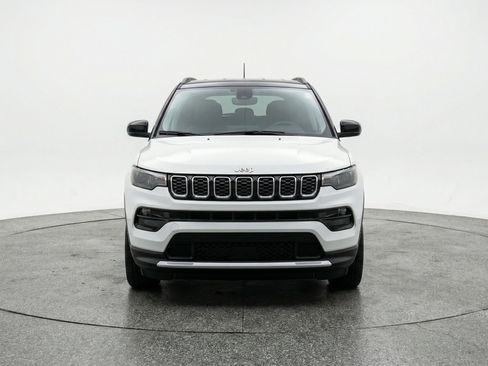 Used 2025 Jeep Compass Limited image 2