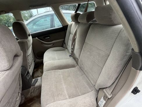 Used 2004 Subaru Outback Wagon image 8