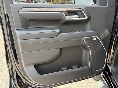 Used 2025 Chevrolet Silverado 1500 RST AWD/4WD image 14