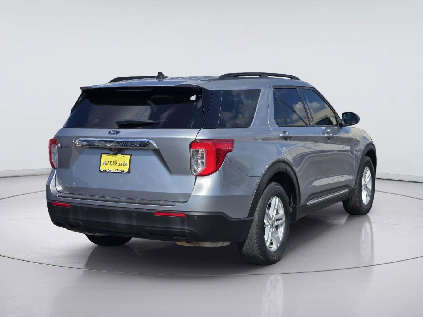 Used 2021 Ford Explorer XLT RWD image 8