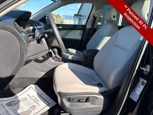 Used 2021 Volkswagen Tiguan SE image 10