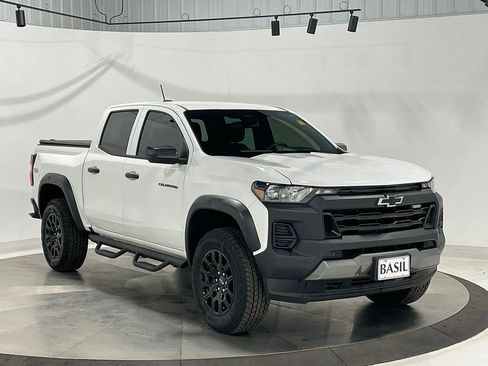 Used 2025 Chevrolet Colorado Trail Boss AWD/4WD image 39