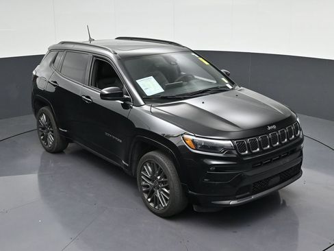 Used 2024 Jeep Compass Limited w/ High Altitude Package AWD/4WD image 27