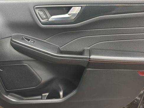 Used 2025 Ford Escape ST-Line AWD/4WD image 17