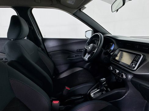 Used 2019 Nissan Kicks S FWD image 27