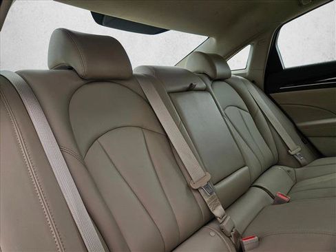 Used 2017 Buick LaCrosse Preferred FWD image 18