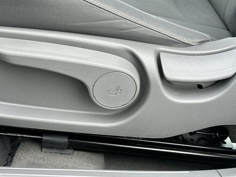 Used 2025 Hyundai Elantra SEL FWD image 15