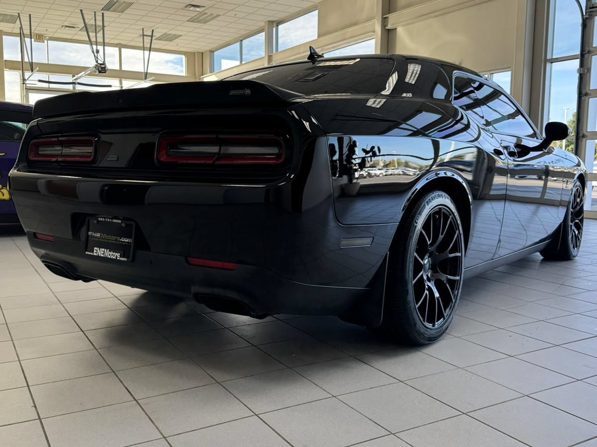 Used 2016 Dodge Challenger R/T Scat Pack RWD image 12