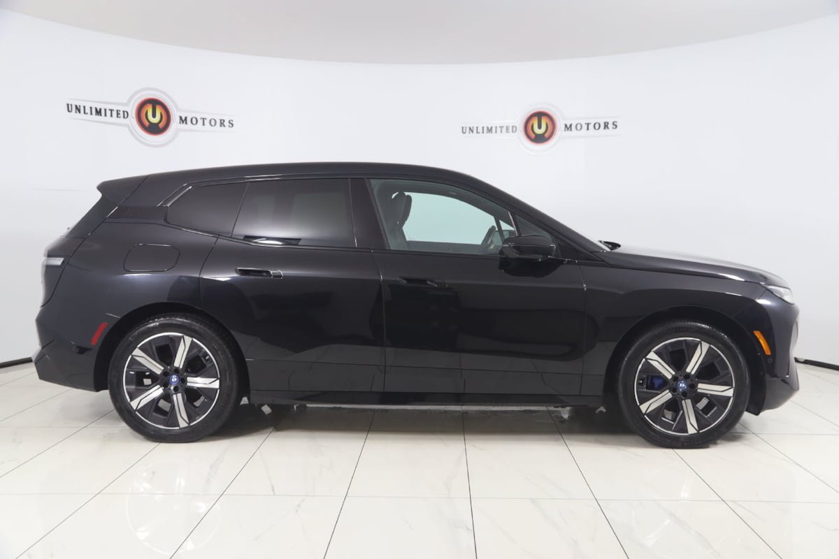 Used 2024 BMW iX xDrive50 w/ Sport Package AWD/4WD image 2