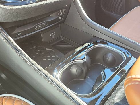 New 2026 Chrysler Pacifica Pinnacle image 23