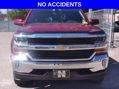 Used 2018 Chevrolet Silverado 1500 LT w/ LT Eassist Package AWD/4WD image 2