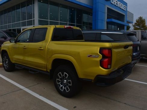 Used 2023 Chevrolet Colorado Z71 w/ Z71 Convenience Package 2 image 6