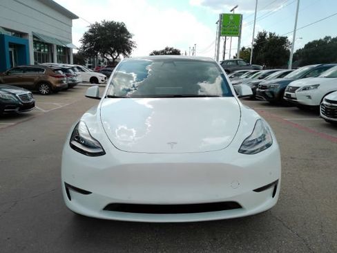Used 2021 Tesla Model Y Long Range AWD/4WD image 2