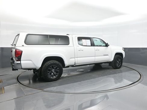 Certified 2022 Toyota Tacoma SR5 AWD/4WD image 7