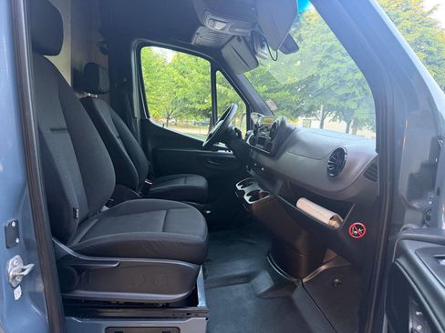 Used 2019 Mercedes-Benz Sprinter 170 image 7