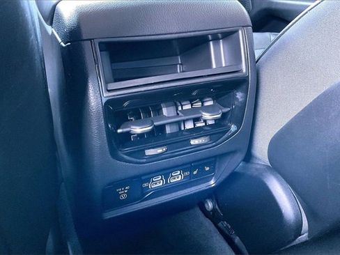 Used 2023 Jeep Grand Cherokee Limited image 25