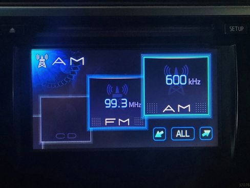 Used 2014 Toyota Camry SE image 25