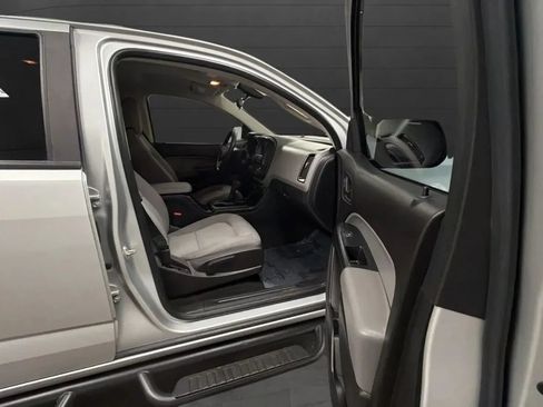 Used 2017 Chevrolet Colorado W/T w/ WT Convenience Package RWD image 23