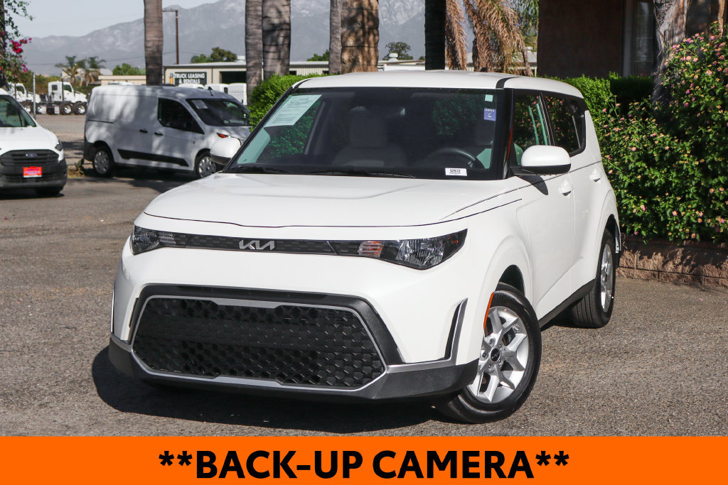 Used 2025 Kia Soul LX w/ LX Technology Package FWD image 4
