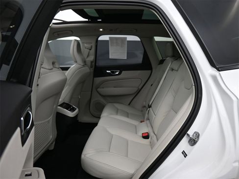 Used 2025 Volvo XC60 B5 Ultra w/ Protection Package Premier image 16
