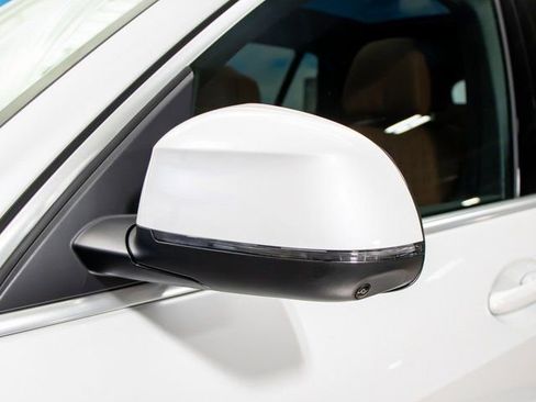 Used 2026 BMW X5 xDrive50e w/ Parking Assistance Package image 10