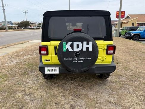 Used 2024 Jeep Wrangler Unlimited Sport AWD/4WD image 6
