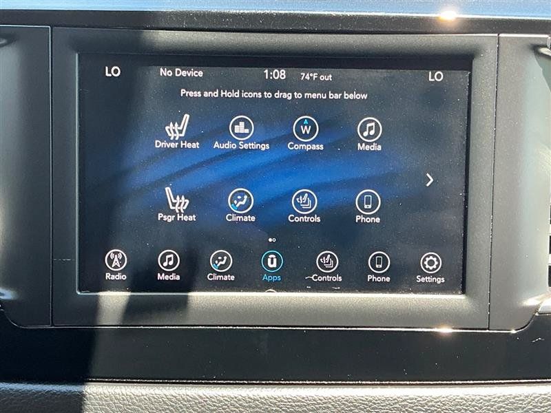 Used 2018 Chrysler Pacifica Touring-L FWD image 47