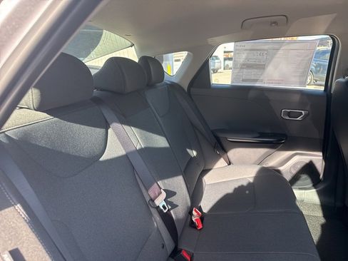 New 2025 Kia K4 LXS image 11