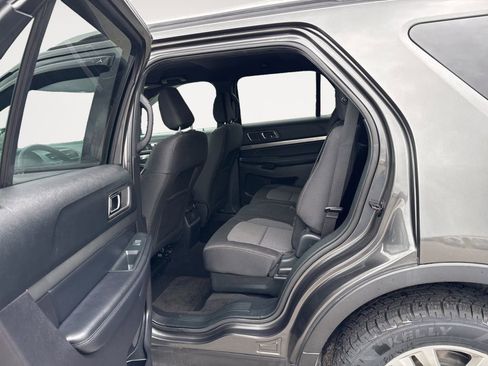 Used 2019 Ford Explorer XLT w/ Class III Trailer Tow Package AWD/4WD image 30
