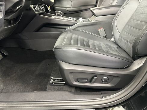 New 2025 Mitsubishi Outlander SE image 21