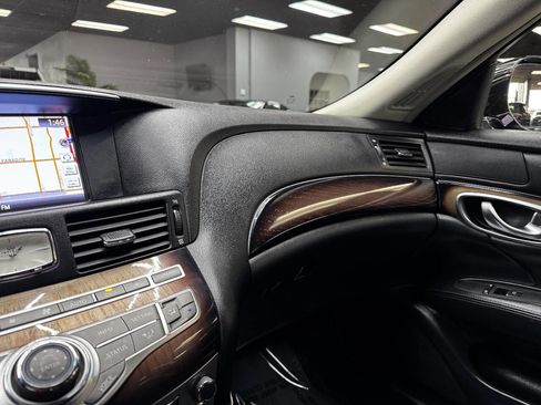 Used 2015 INFINITI Q70 L 3.7 w/ Deluxe Touring Package image 25