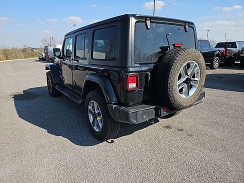 Used 2022 Jeep Wrangler Unlimited Sahara w/ Cold Weather Group image 5