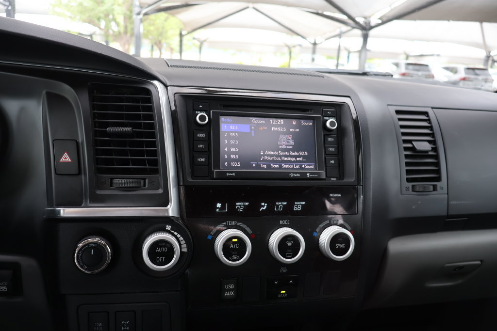 Used 2019 Toyota Sequoia SR5 AWD/4WD image 40