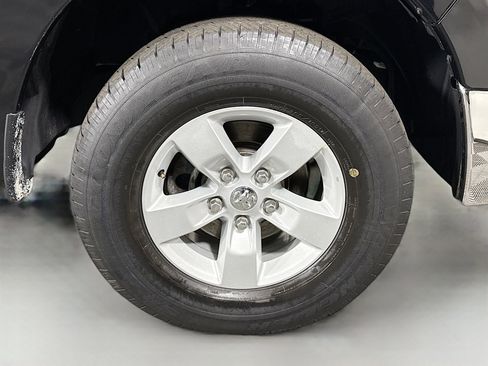 Used 2020 RAM 1500 Classic SLT image 31