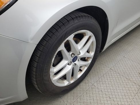 Used 2014 Ford Fusion SE FWD image 31