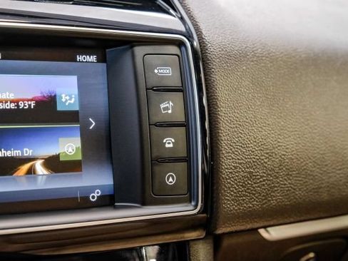 Used 2018 Jaguar F-PACE Prestige AWD/4WD image 38
