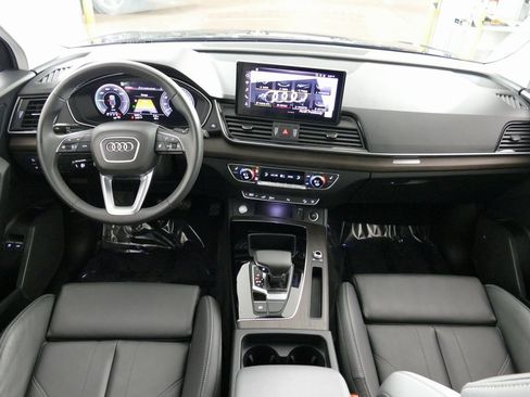 Used 2024 Audi Q5 e Premium w/ Convenience Package image 25